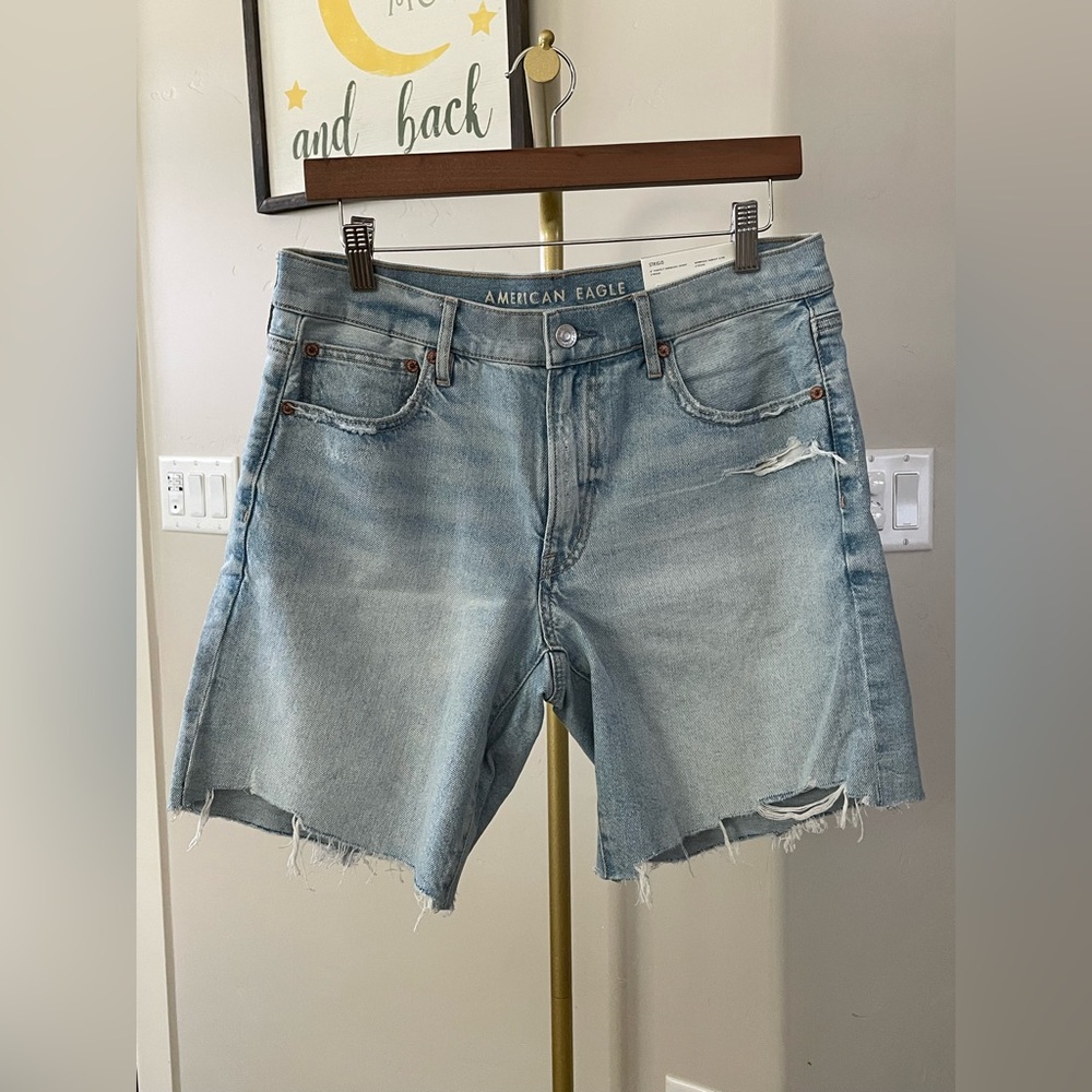 NWT AE 8” perfect Bermuda shorts 🌿